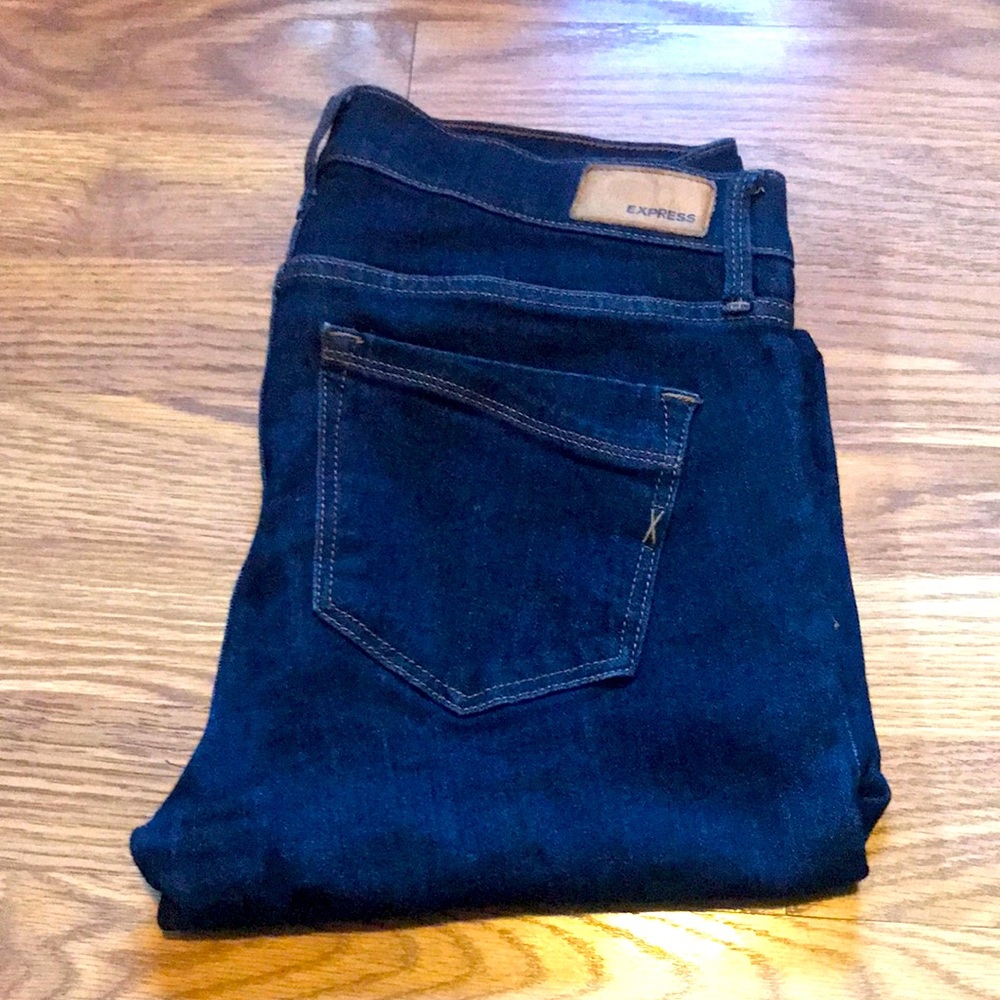 Express Dark Wash Straight Mid Rise Skinny Jean